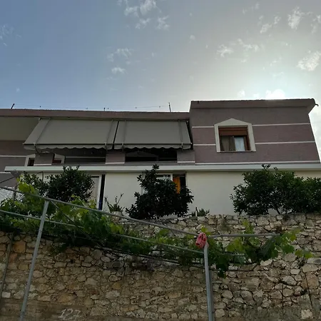 Geni Sarandë