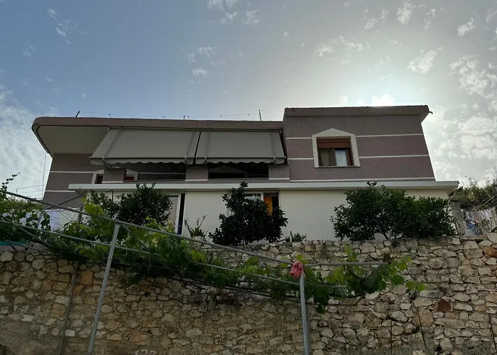 Geni Sarandë